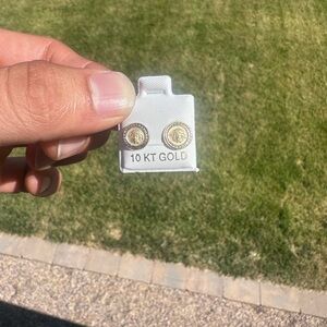 10 KT Gold Stud Earrings